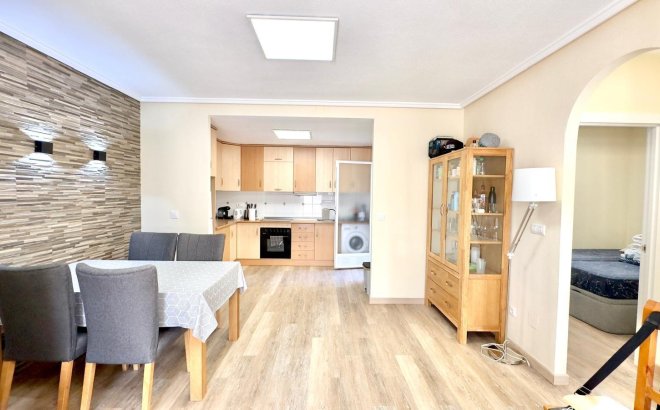 Resale - Bungalow -
Torrevieja - Torreblanca