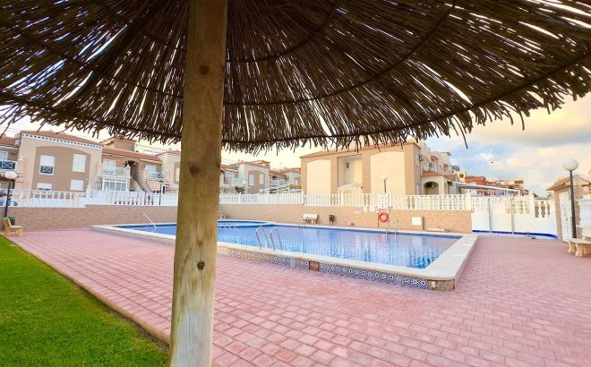 Resale - Bungalow -
Torrevieja - Torreblanca