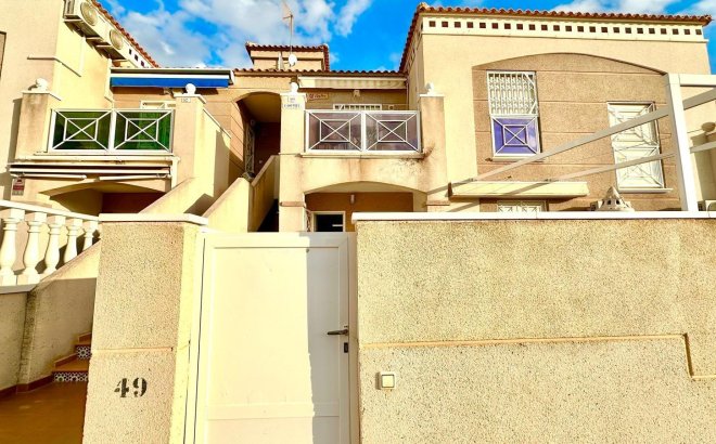 Resale - Bungalow -
Torrevieja - Torreblanca