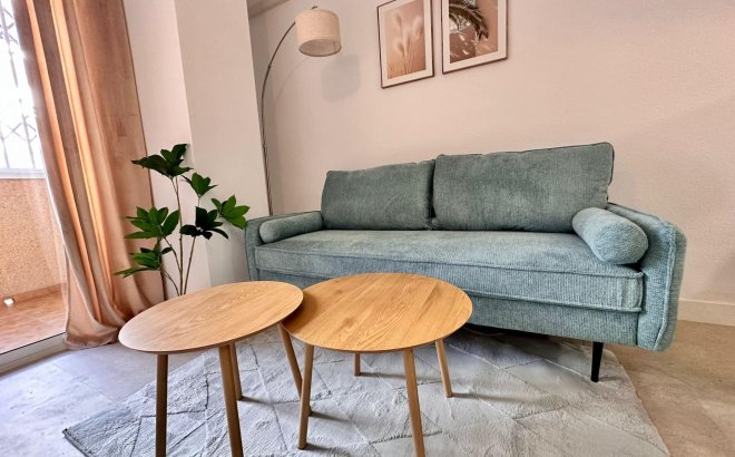 Resale - Apartment -
Torrevieja - Centro