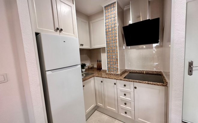 Resale - Apartment -
Torrevieja - Centro