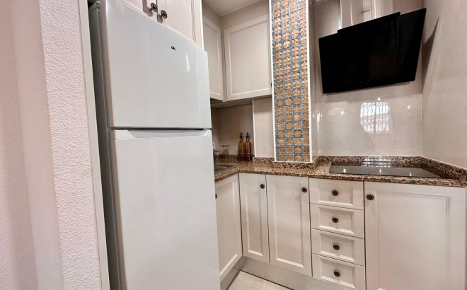 Resale - Apartment -
Torrevieja - Centro