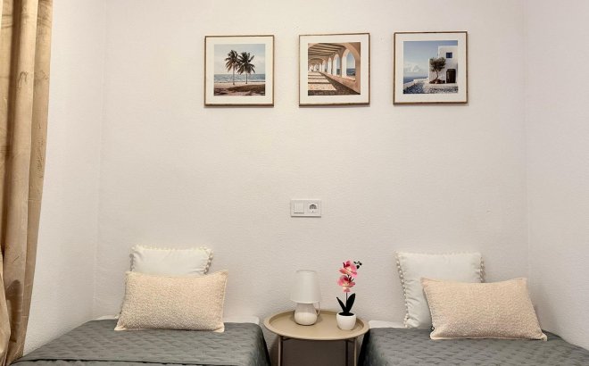 Resale - Apartment -
Torrevieja - Centro