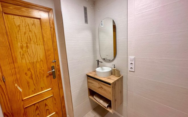 Resale - Apartment -
Torrevieja - Centro