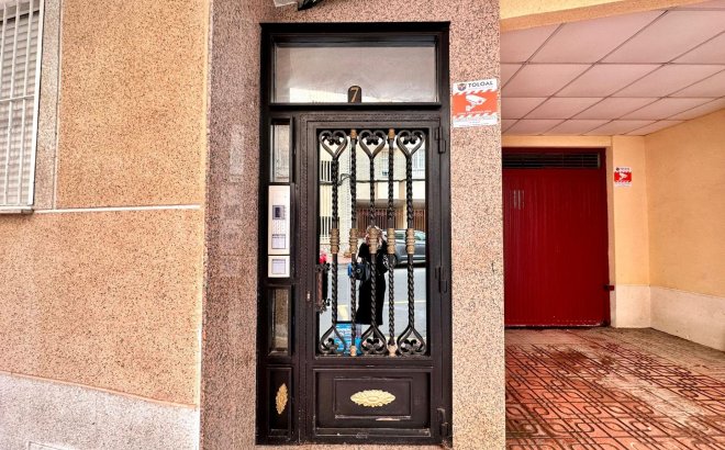 Resale - Apartment -
Torrevieja - Centro