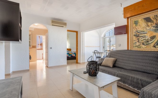 Resale - Villa -
Torrevieja - Costa Blanca