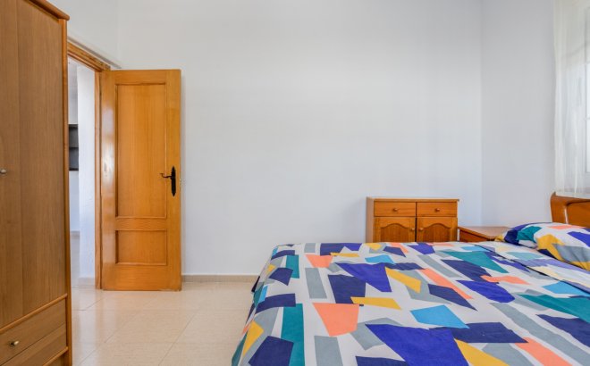 Resale - Villa -
Torrevieja - Costa Blanca