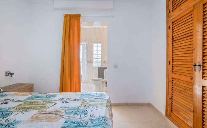 Resale - Villa -
Torrevieja - Costa Blanca