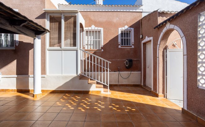 Resale - Villa -
Torrevieja - Costa Blanca