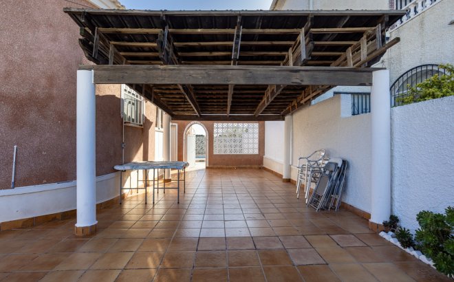 Resale - Villa -
Torrevieja - Costa Blanca