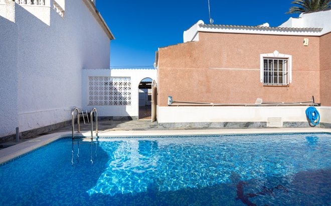 Resale - Villa -
Torrevieja - Costa Blanca
