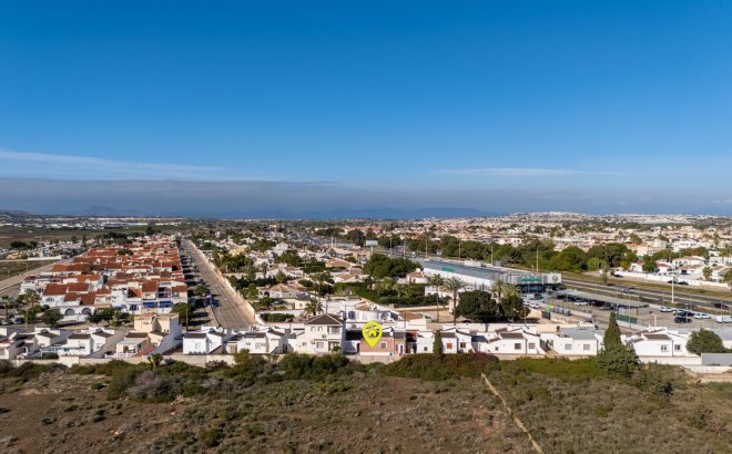 Resale - Villa -
Torrevieja - Costa Blanca