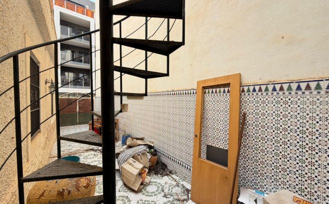 Resale - Town House -
Torrevieja