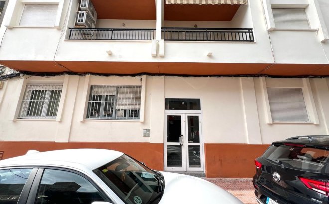 Resale - Apartment -
Torrevieja - Paseo Maritimo