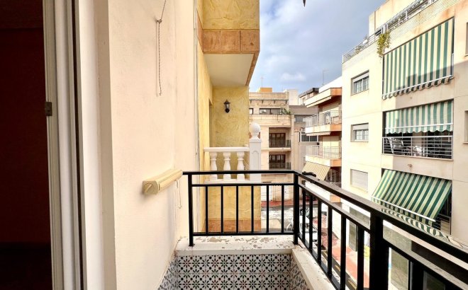 Resale - Apartment -
Torrevieja - Paseo Maritimo