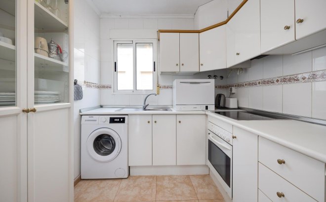 Resale - Bungalow -
Torrevieja - La Siesta - El Salado - Torreta