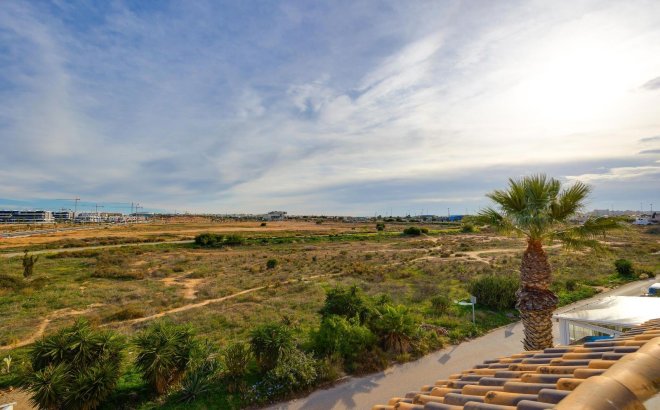 Resale - Bungalow -
Torrevieja - La Siesta - El Salado - Torreta