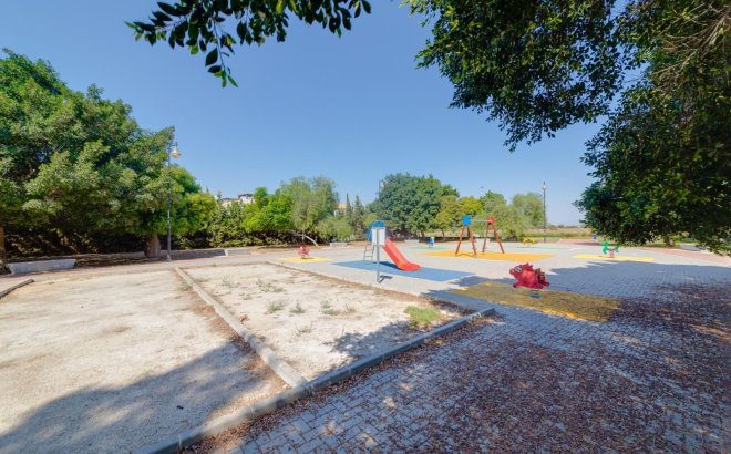 Resale - Bungalow -
Torrevieja - La Siesta - El Salado - Torreta