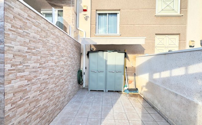 Resale - Bungalow -
Torrevieja - Torreblanca