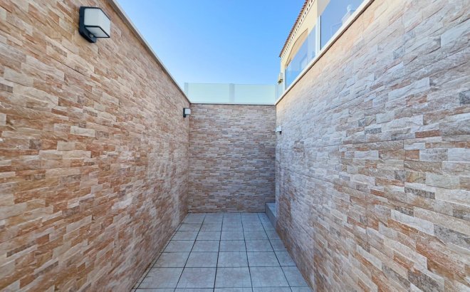 Resale - Bungalow -
Torrevieja - Torreblanca