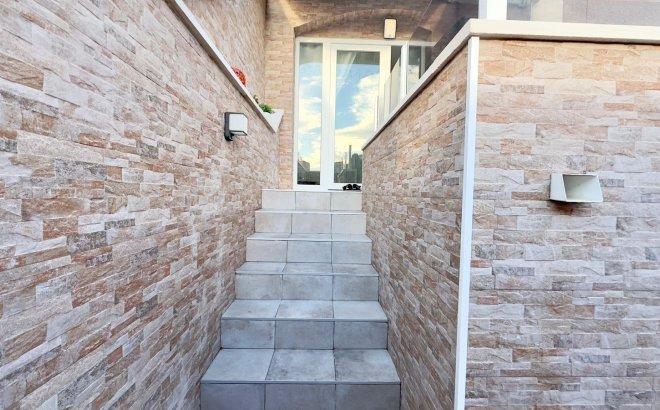 Resale - Bungalow -
Torrevieja - Torreblanca