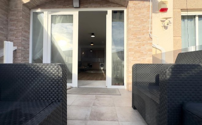 Resale - Bungalow -
Torrevieja - Torreblanca