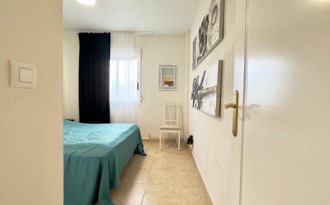 Resale - Bungalow -
Torrevieja - Torreblanca