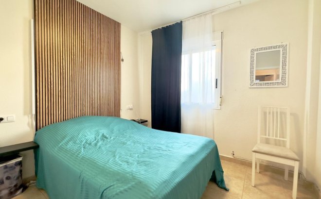 Resale - Bungalow -
Torrevieja - Torreblanca