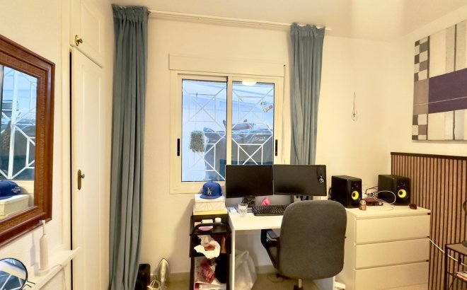 Resale - Bungalow -
Torrevieja - Torreblanca