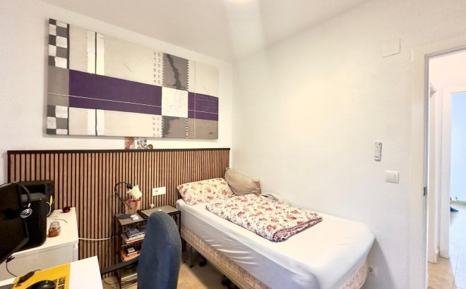 Resale - Bungalow -
Torrevieja - Torreblanca