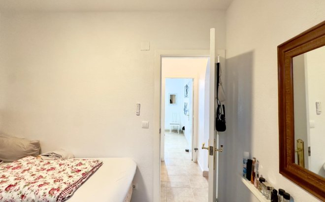 Resale - Bungalow -
Torrevieja - Torreblanca