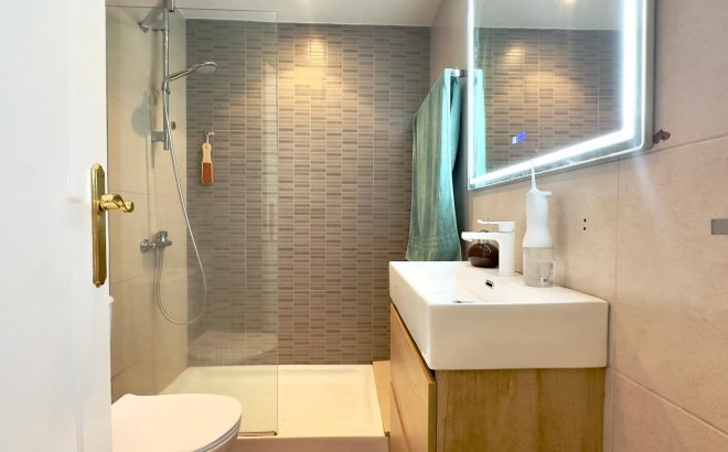 Resale - Bungalow -
Torrevieja - Torreblanca