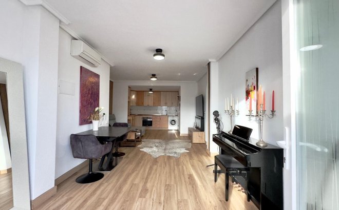 Resale - Bungalow -
Torrevieja - Torreblanca