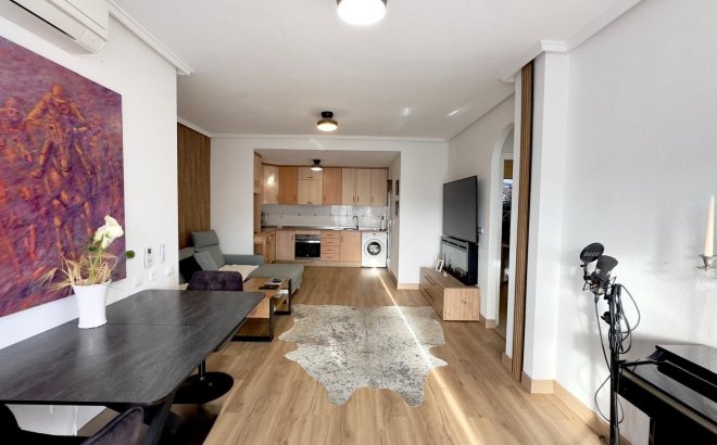 Resale - Bungalow -
Torrevieja - Torreblanca