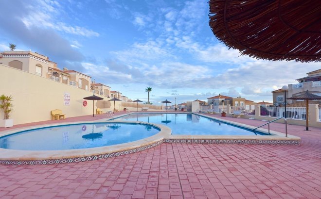 Resale - Bungalow -
Torrevieja - Torreblanca