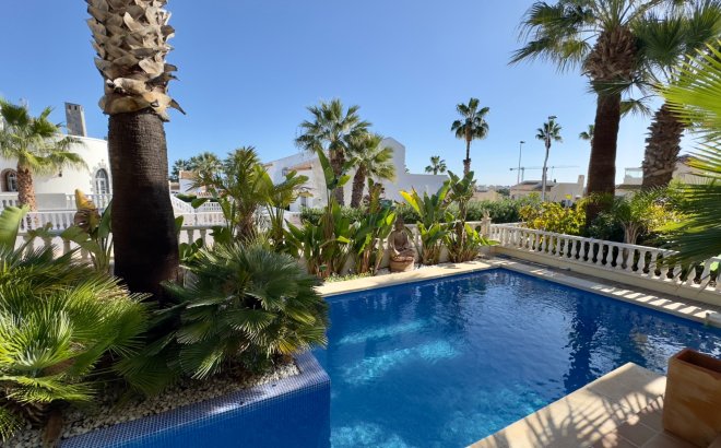 Resale - Villa -
Orihuela Costa - Costa Blanca