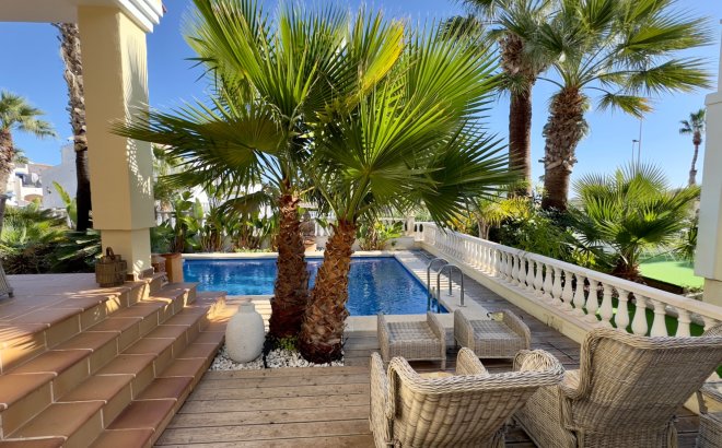 Resale - Villa -
Orihuela Costa - Costa Blanca