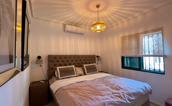 Resale - Villa -
Orihuela Costa - Costa Blanca