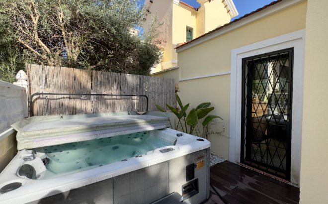 Resale - Villa -
Orihuela Costa - Costa Blanca