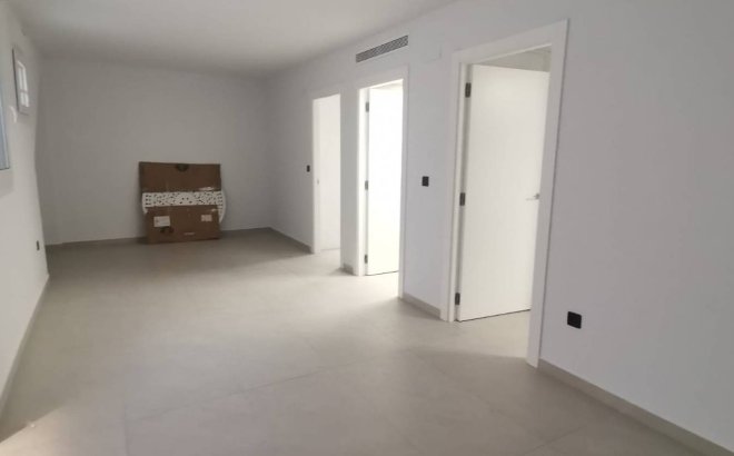 Resale - Villa -
Los Montesinos