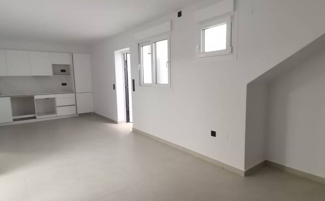 Resale - Villa -
Los Montesinos