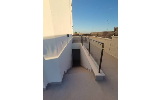 Resale - Villa -
Los Montesinos