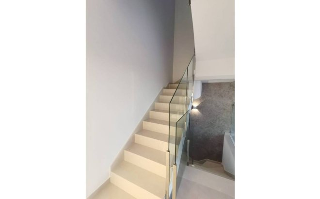 Resale - Villa -
Los Montesinos