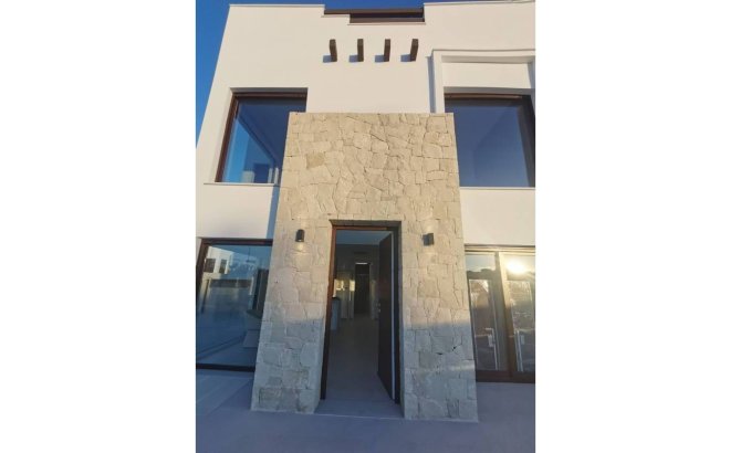 Resale - Villa -
Los Montesinos