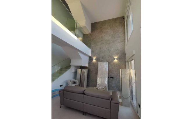 Resale - Villa -
Los Montesinos