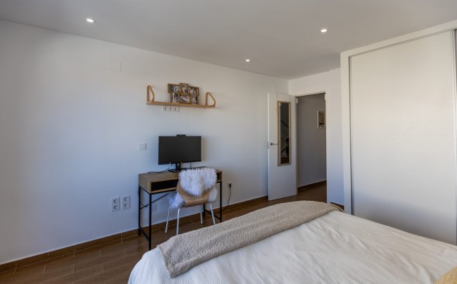 Resale - Town House -
Torrevieja - Costa Blanca