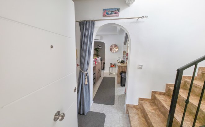 Resale - Villa -
Villamartin - Costa Blanca