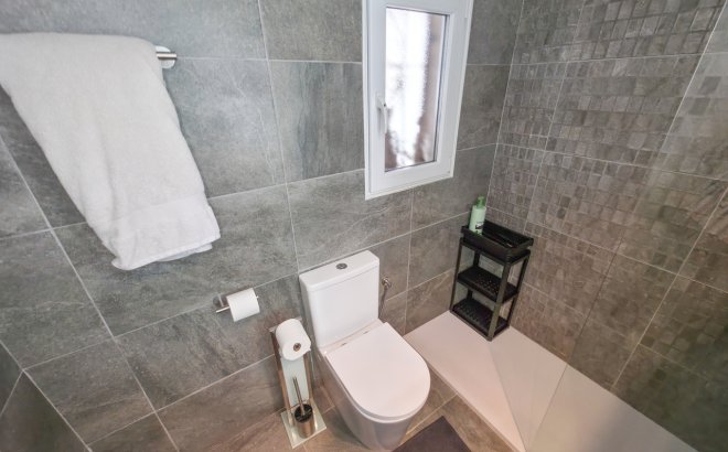 Resale - Villa -
Villamartin - Costa Blanca