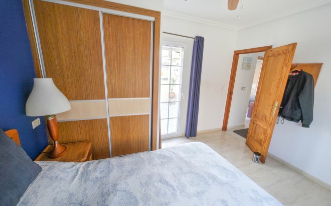 Resale - Villa -
Villamartin - Costa Blanca