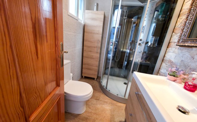 Resale - Villa -
Villamartin - Costa Blanca